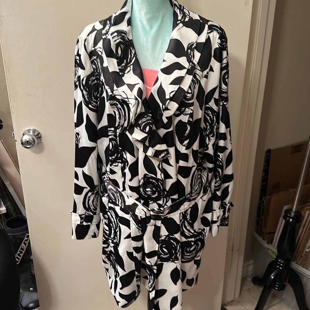 White Mulit Floral Print Ethnic Jackets With Silk main image 0